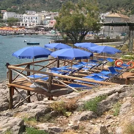 Sleeps 6 Pool Air Con Wifi *