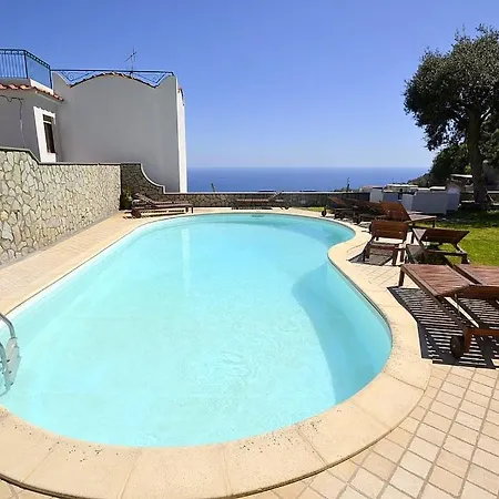 Sleeps 6 Pool Air Con Wifi *