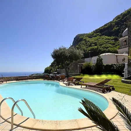 Villa Sleeps 6 Pool Air Con Wifi